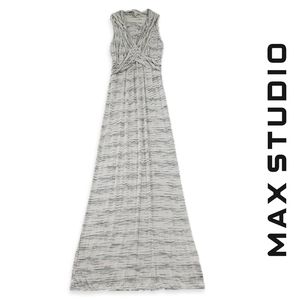 Max Studio White and Black Crisscross Weave Sleeveless Maxi Dress size Small